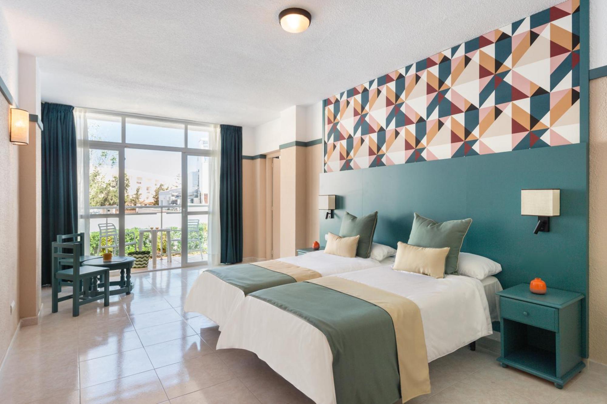 Aparthotel Vibra Club Maritim San Antonio  Exterior photo