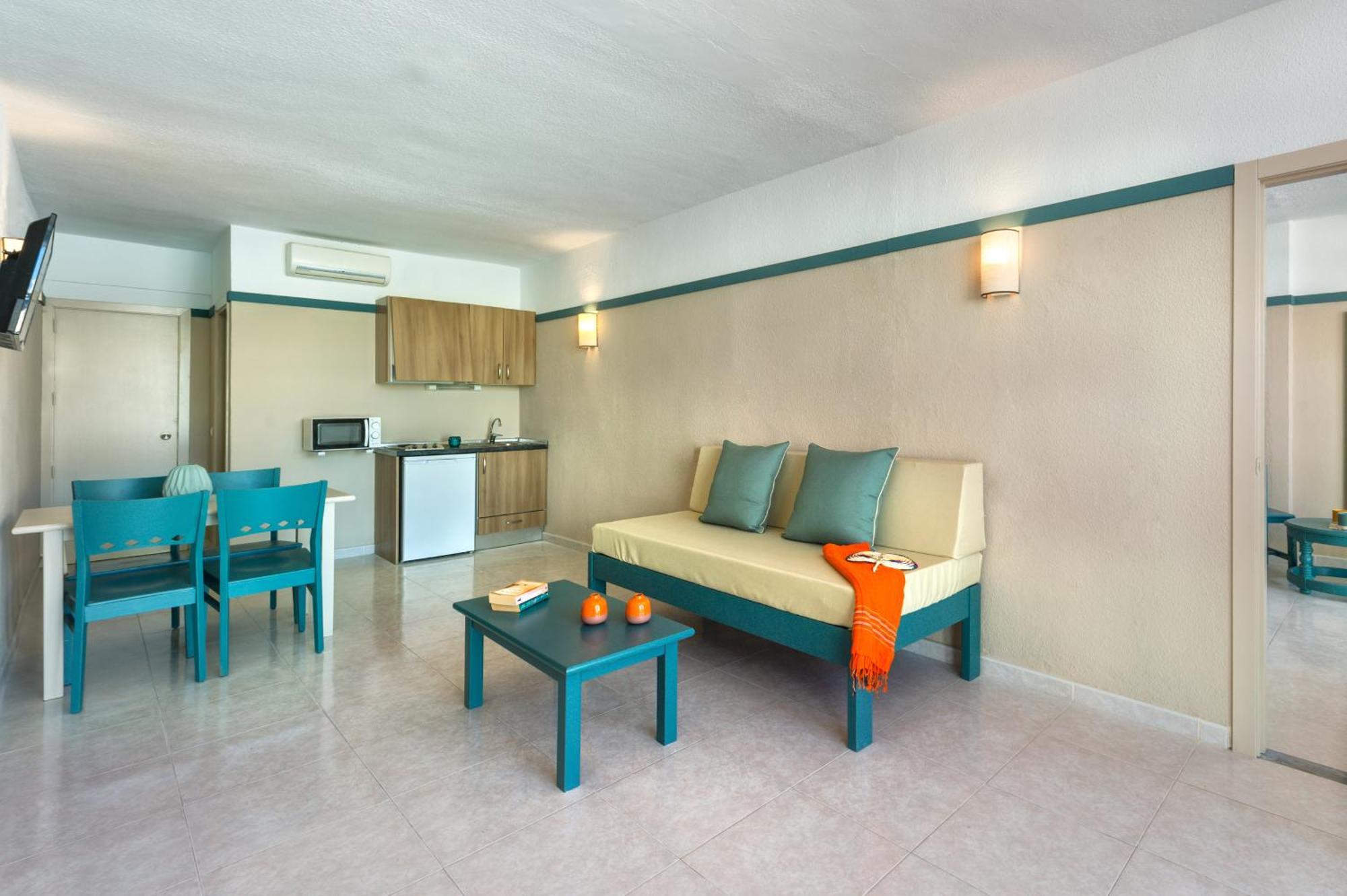 Aparthotel Vibra Club Maritim San Antonio  Exterior photo